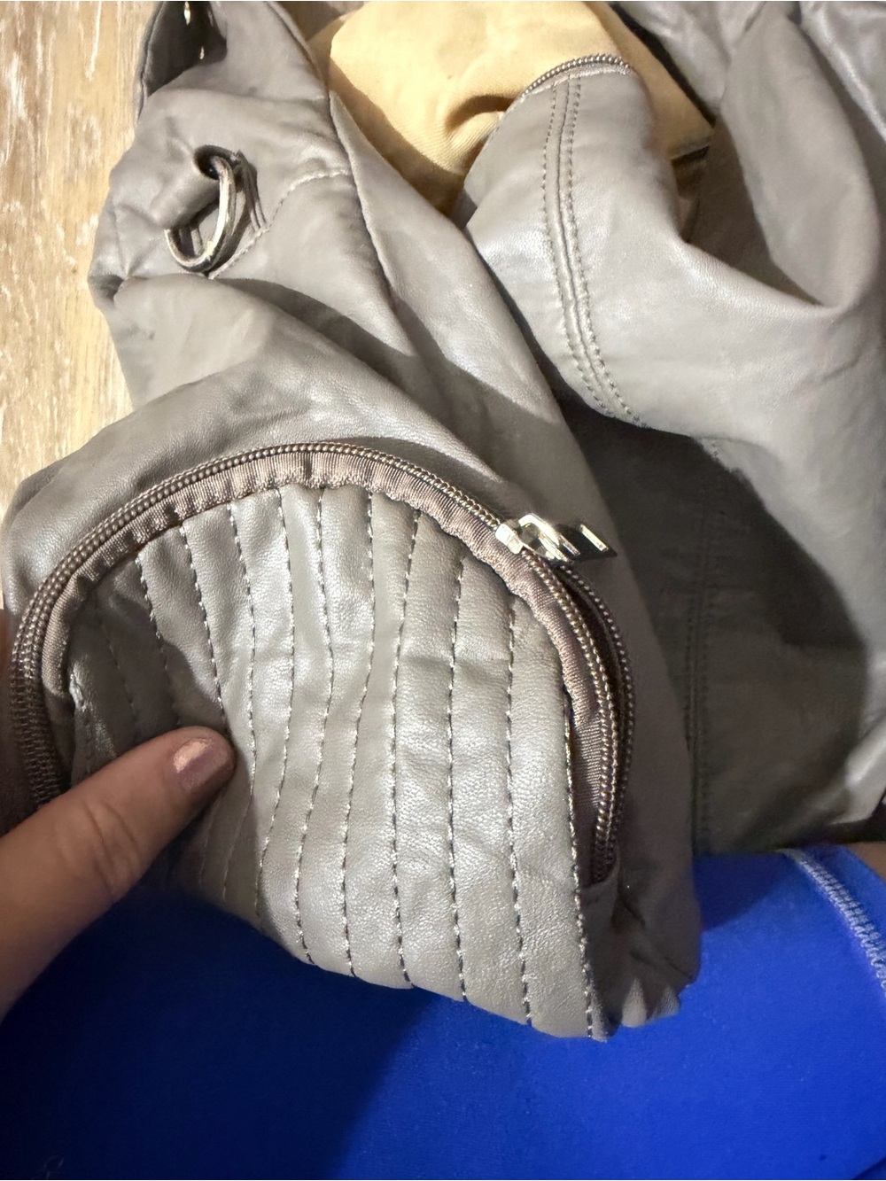 Soft Slouchy Leather Hobo Bag - Gray - Picture 4 of 4